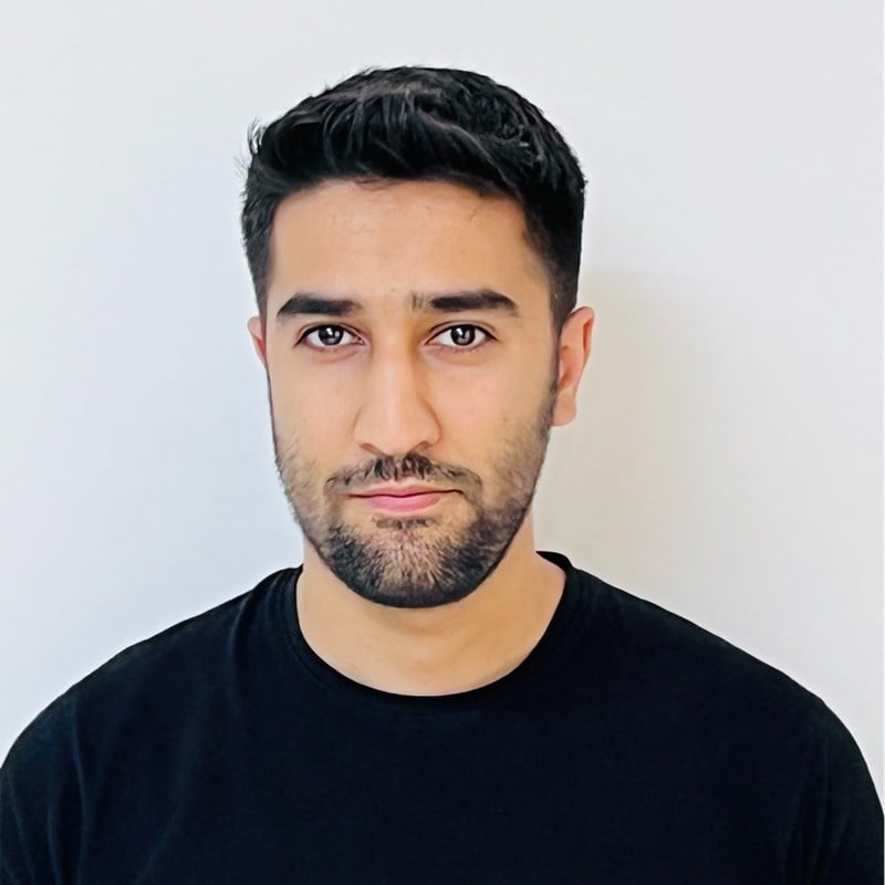 تیم آذر آنلاین- بهزاد سلطانپور